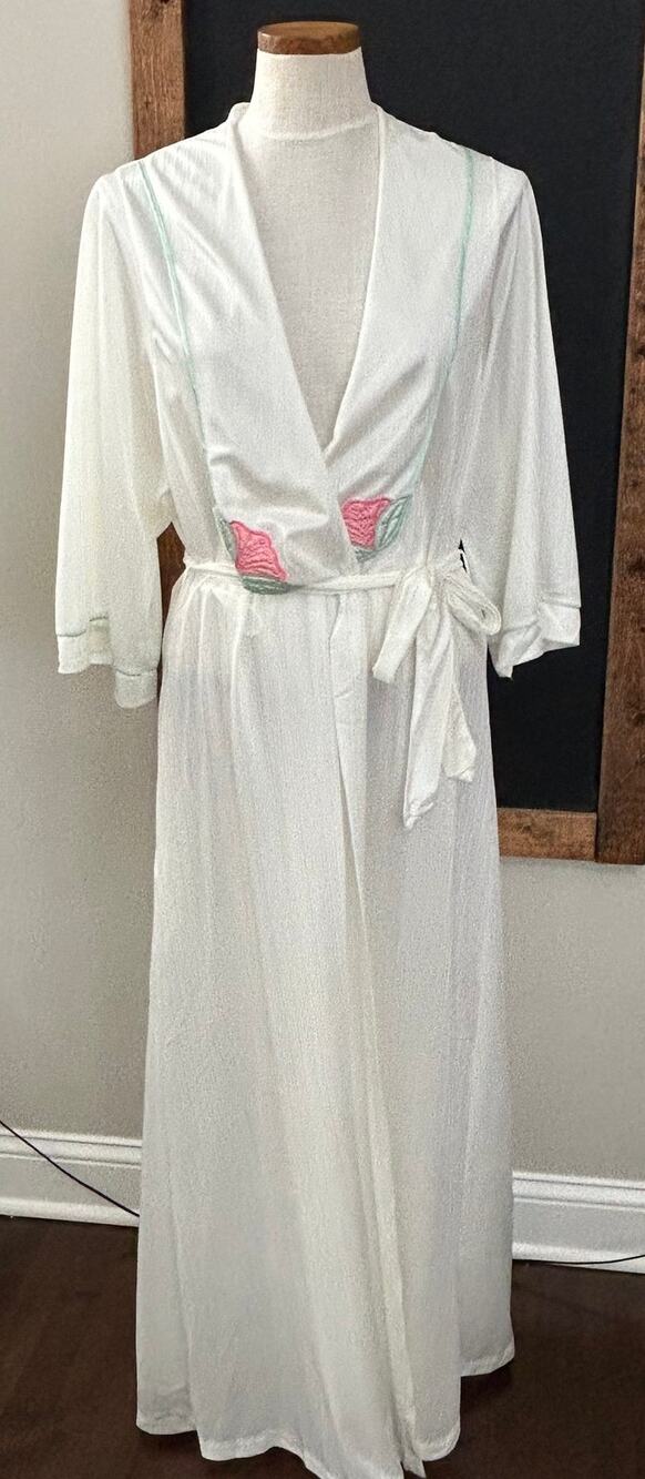 Vintage Val Mode White Nylon Robe Floral Applique Belted Maxi M/L USA Romantic